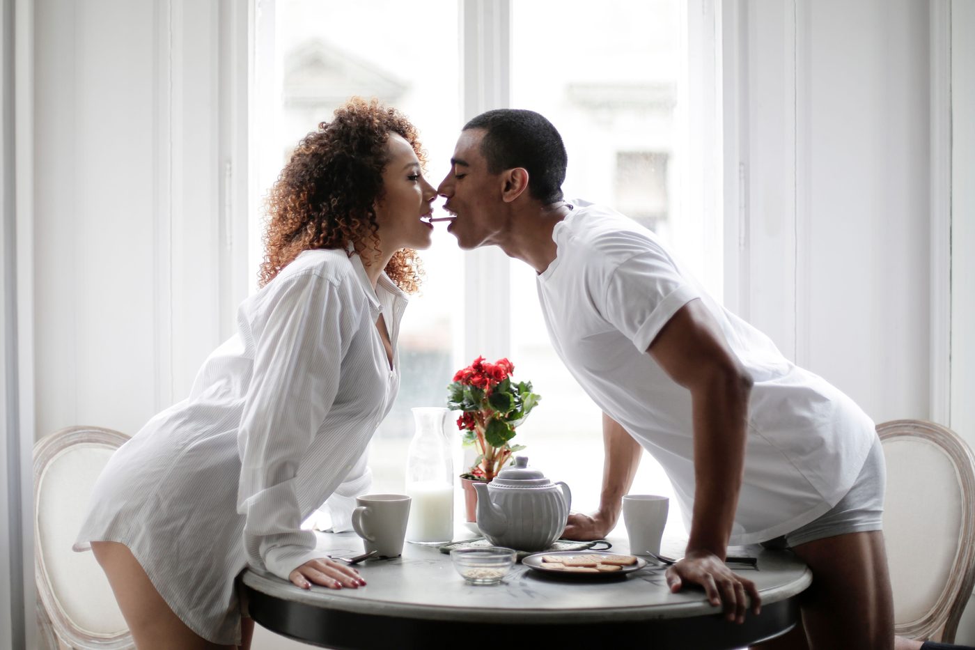 Illustrative photo of a couple sharing a relaxed breakfast together